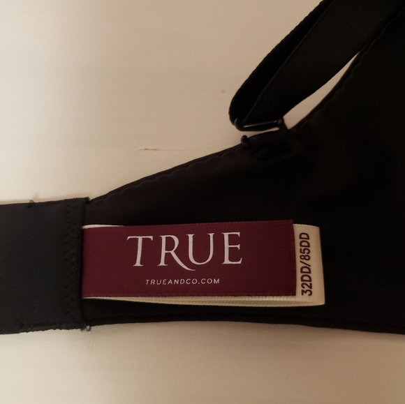 True &Co Body Convertible Underwire T-Shir - Picture 6 of 16